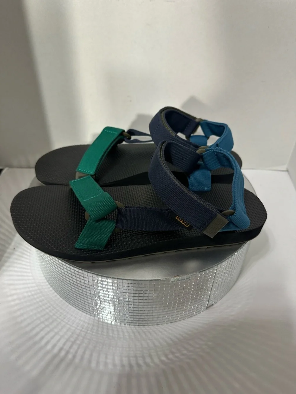 Teva Men's Sandals in Teal, Navy and Black new w/ out tags  size 8